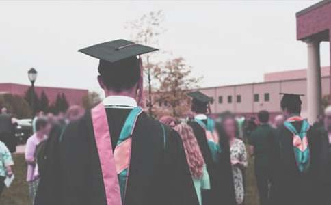 【精華】畢業(yè)作文300字三篇