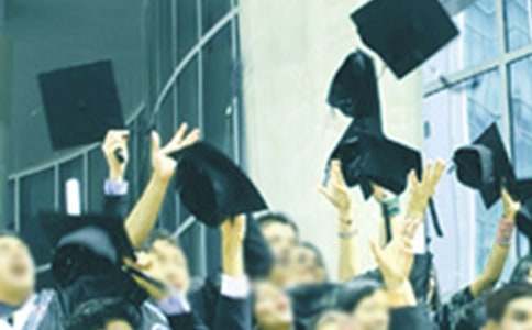 陽光不銹,永不畢業(yè)作文