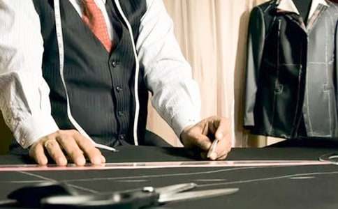 月亮和裁縫童話(huà)作文