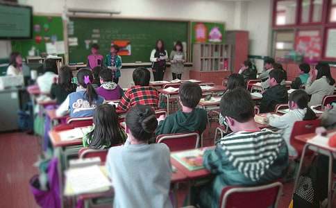 《北京亮起來(lái)了》優(yōu)秀公開課教案