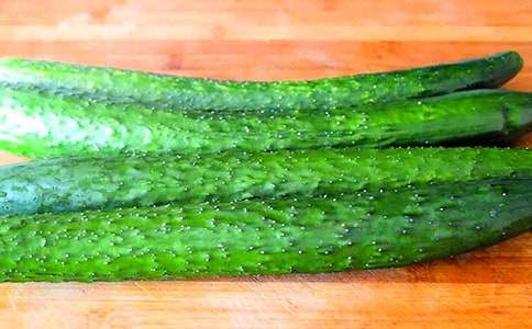 奶牛與黃瓜寓言故事