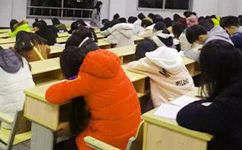 最新學(xué)位英語考試模擬題加分訓(xùn)練