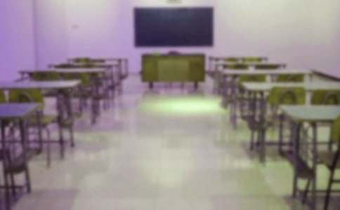 �P������ĸУ������300�ֺϼ�5ƪ