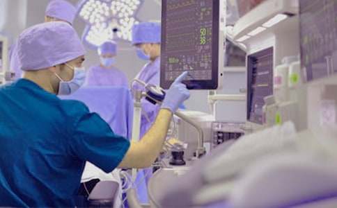 我給小樹做手術小學作文