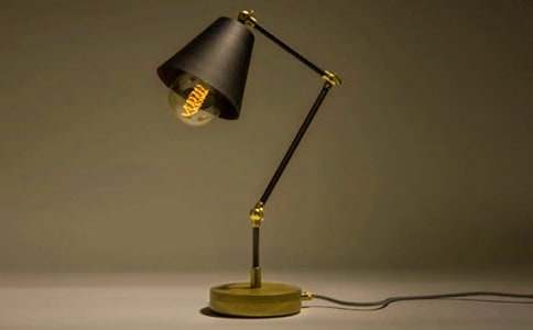 未來(lái)的臺(tái)燈作文